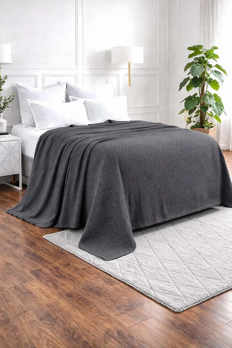 Zig-Zag Chevron Cotton Thermal Blanket – All-Season Cozy Throw