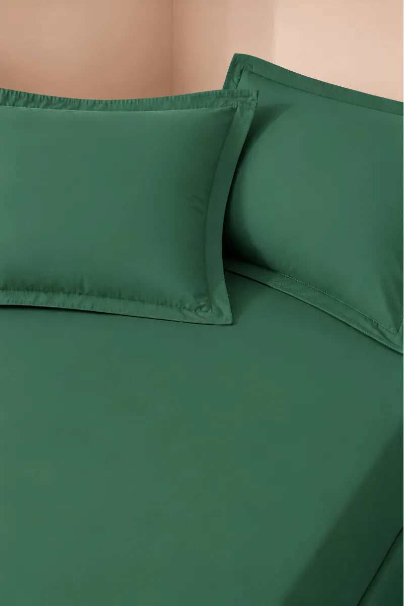 Emerald Green Solid 3-Piece Bedsheet Set