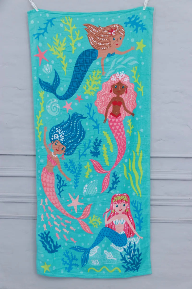 Fun & Fluffy Printed Towel – Ideal for Kids’ Bath & Beach Time