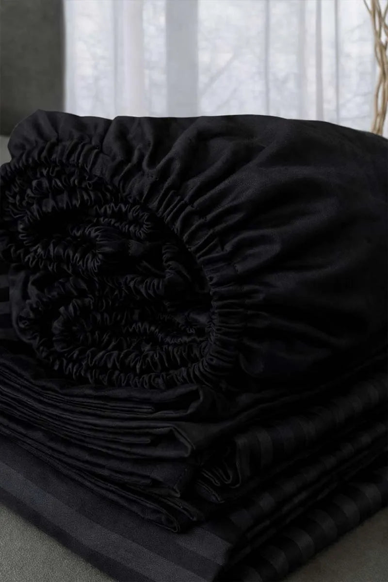 Black Quilt Cover Set (6PCS - King Size)