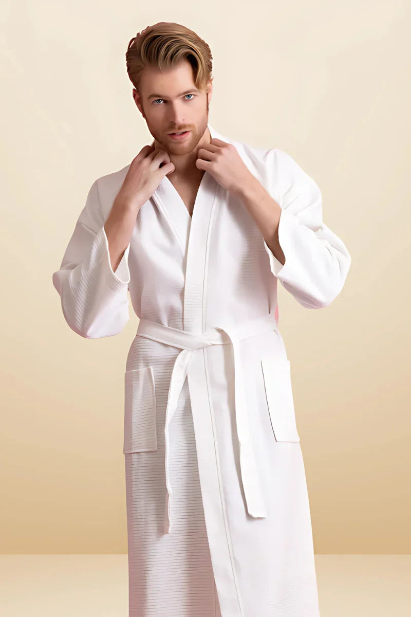 Luxurious White Men’s Bathrobe – Soft & Elegant