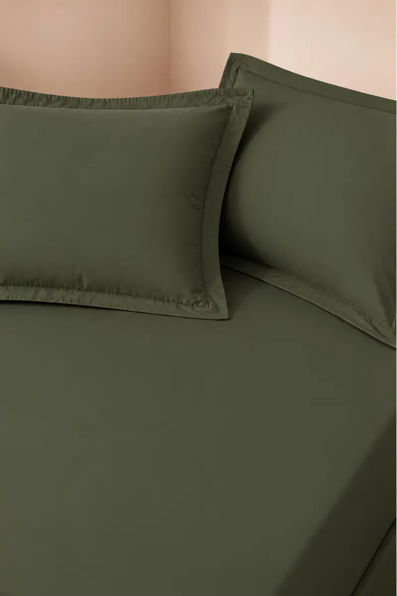 Dark Olive Green Solid 3-Piece Bedsheet Set