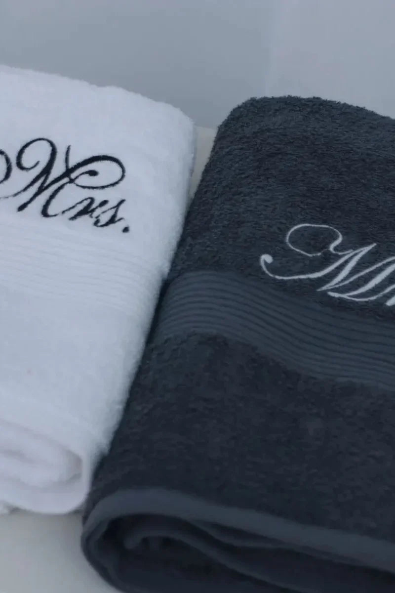 Luxury Embroidered Mr & Mrs Towel Set – Perfect Wedding, Anniversary & Couple Gift
