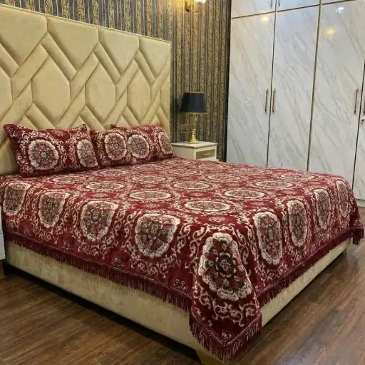 Luxurious Velvet Jacquard 4-Piece Bedding Set - King Size Bed Sheet, Pillow Covers, and Cushion Cover