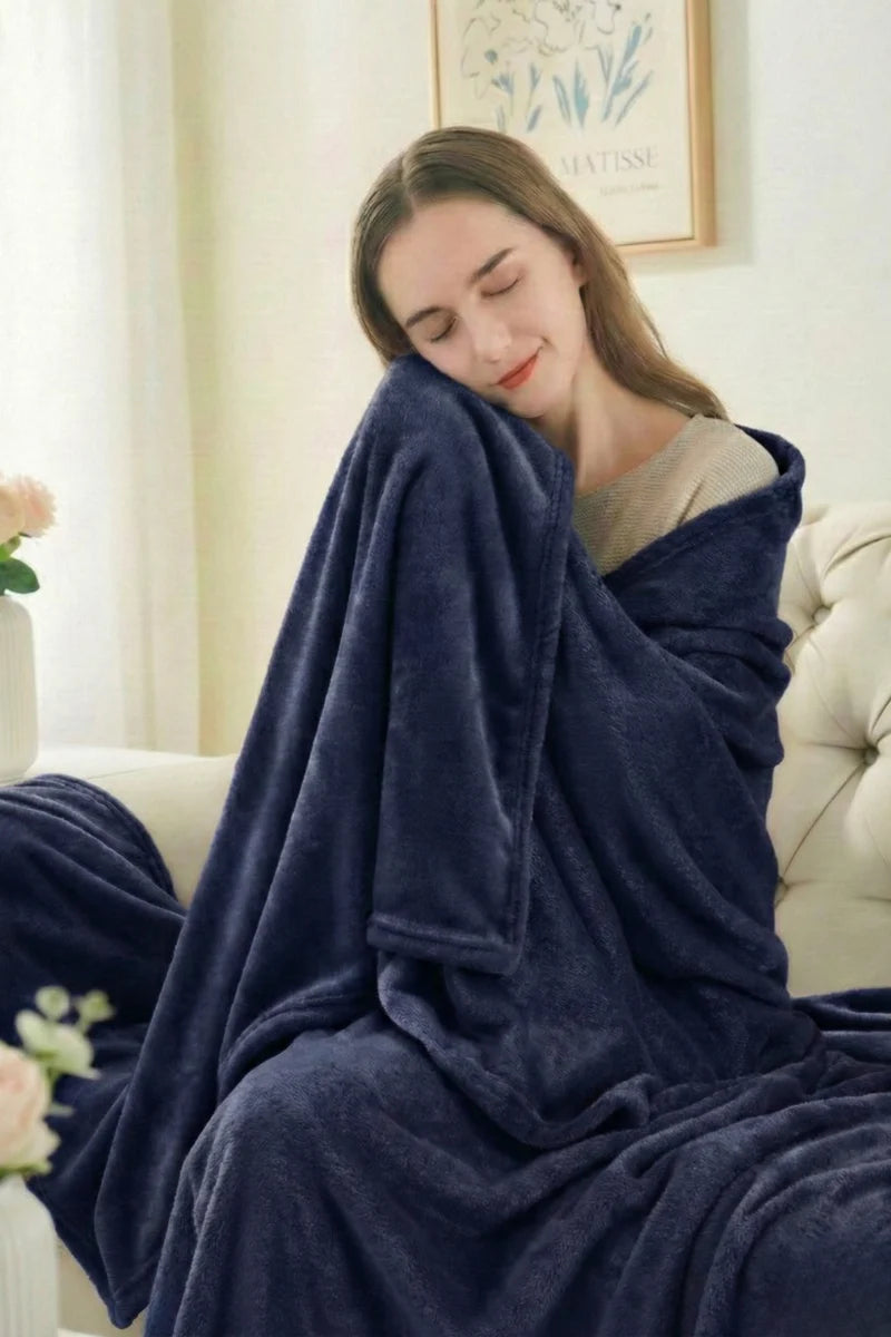 Soft and Cozy Navy Blue Fleece Throw Blanket for Ultimate Comfort