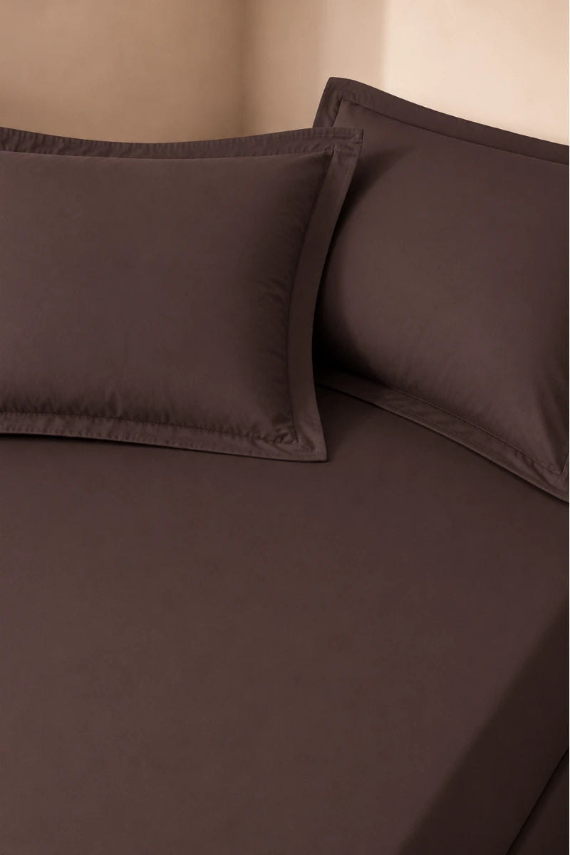 Chocolate Brown Solid 3-Piece Bedsheet Set