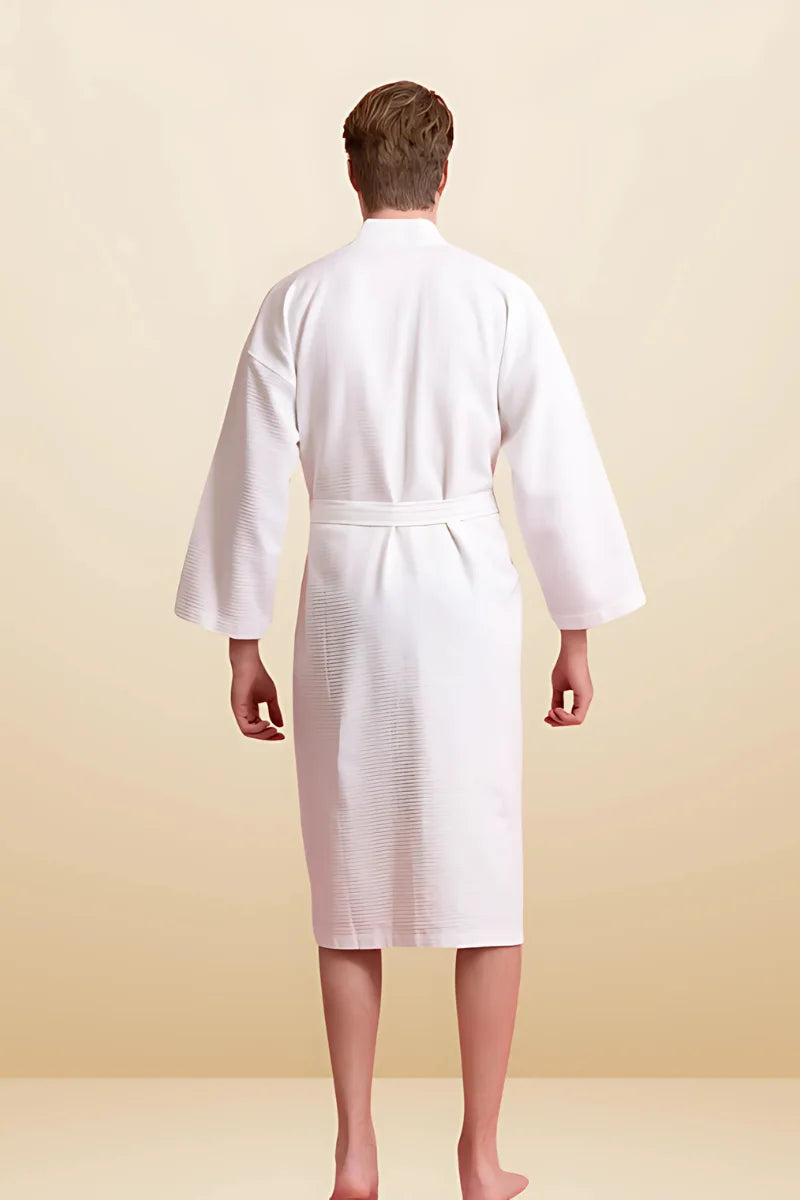 Luxurious White Men’s Bathrobe – Soft & Elegant