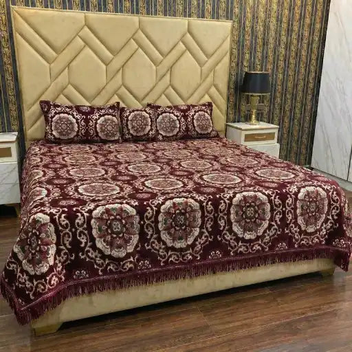 Luxurious Velvet Jacquard 4-Piece Bedding Set - King Size Bed Sheet, Pillow Covers, and Cushion Cover