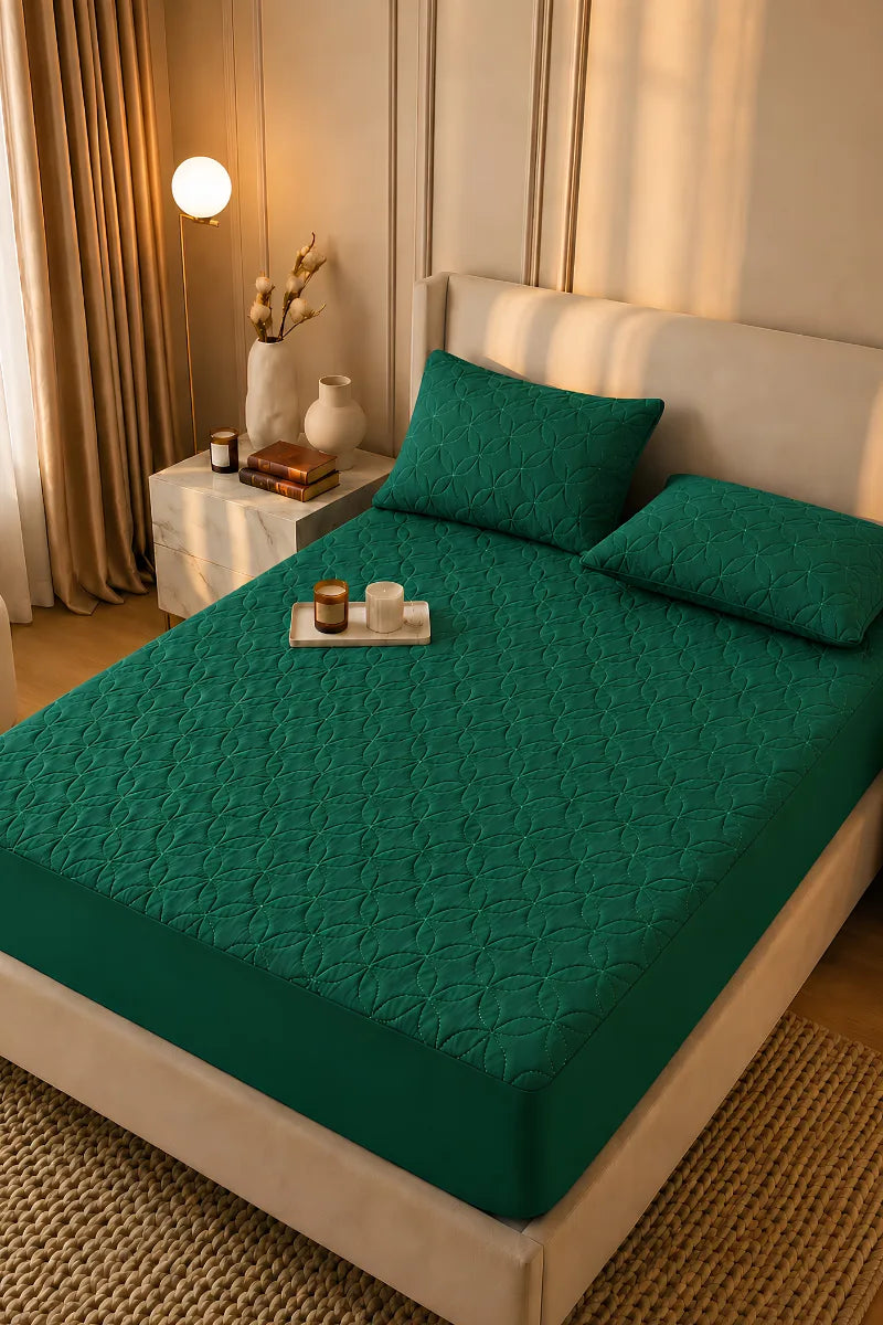 King Size Waterproof Quilted Mattress Cover + 2 Pillow Covers