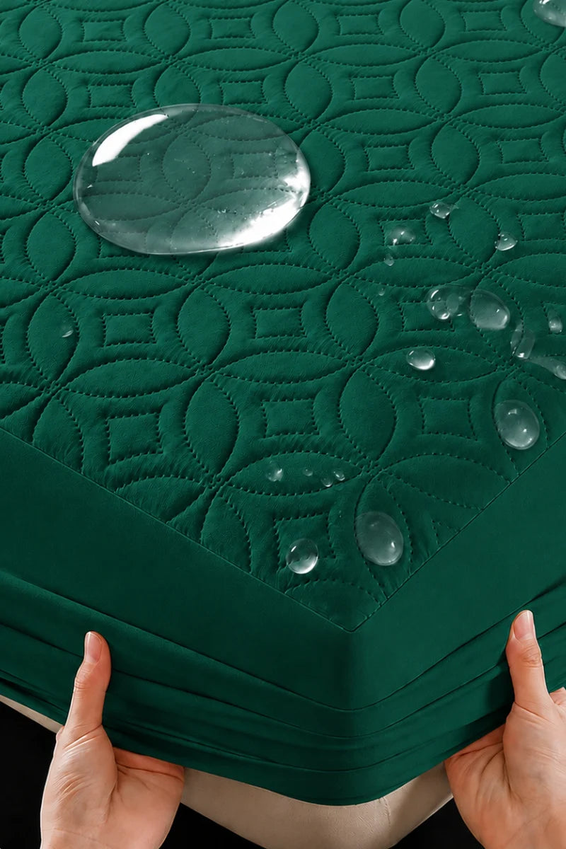 King Size Waterproof Quilted Mattress Cover + 2 Pillow Covers