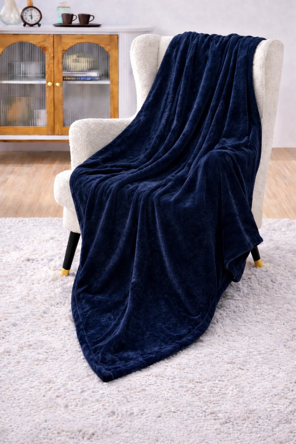 Soft and Cozy Navy Blue Fleece Throw Blanket for Ultimate Comfort