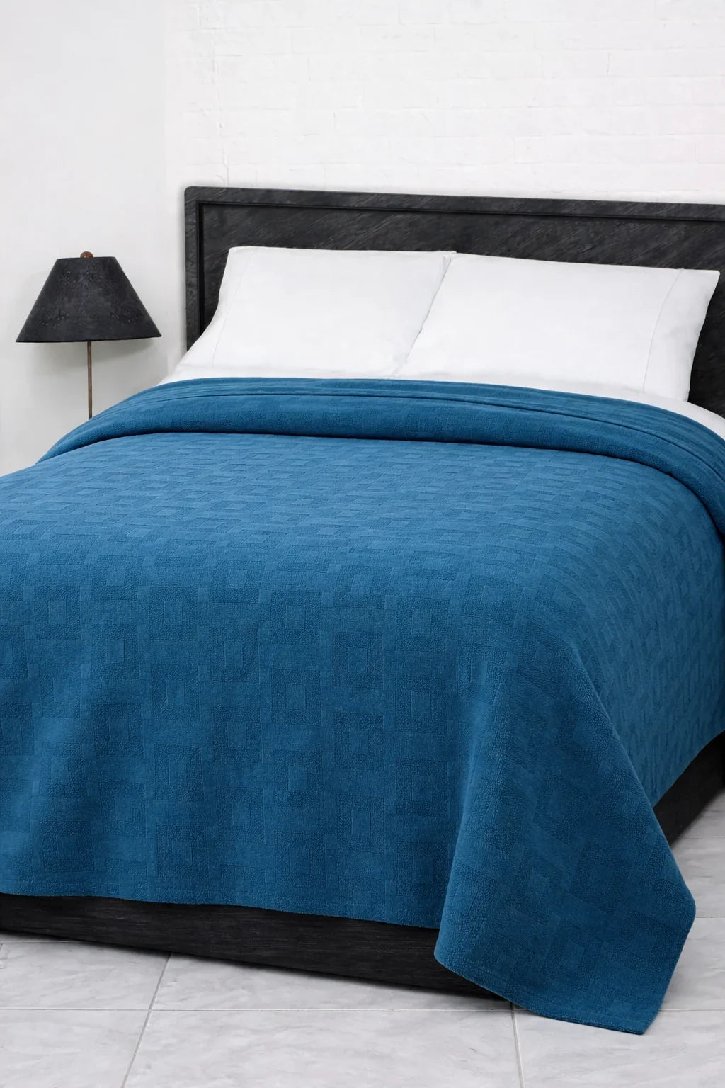 Cozy (Deep Blue) Geometric Thermal Blanket – 72x90 Inches | 300 GSM