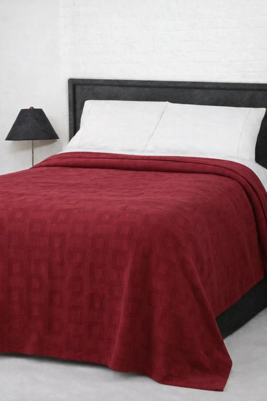 Cozy (Red) Geometric Thermal Blanket – 72x90 Inches | 300 GSM