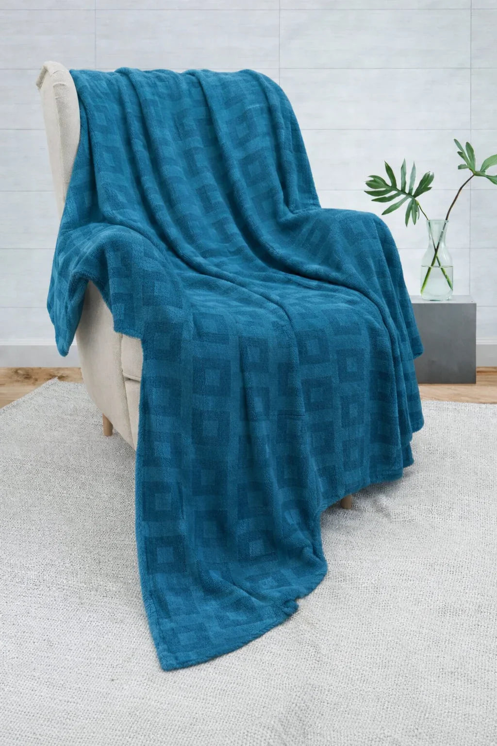 Cozy (Deep Blue) Geometric Thermal Blanket – 72x90 Inches | 300 GSM
