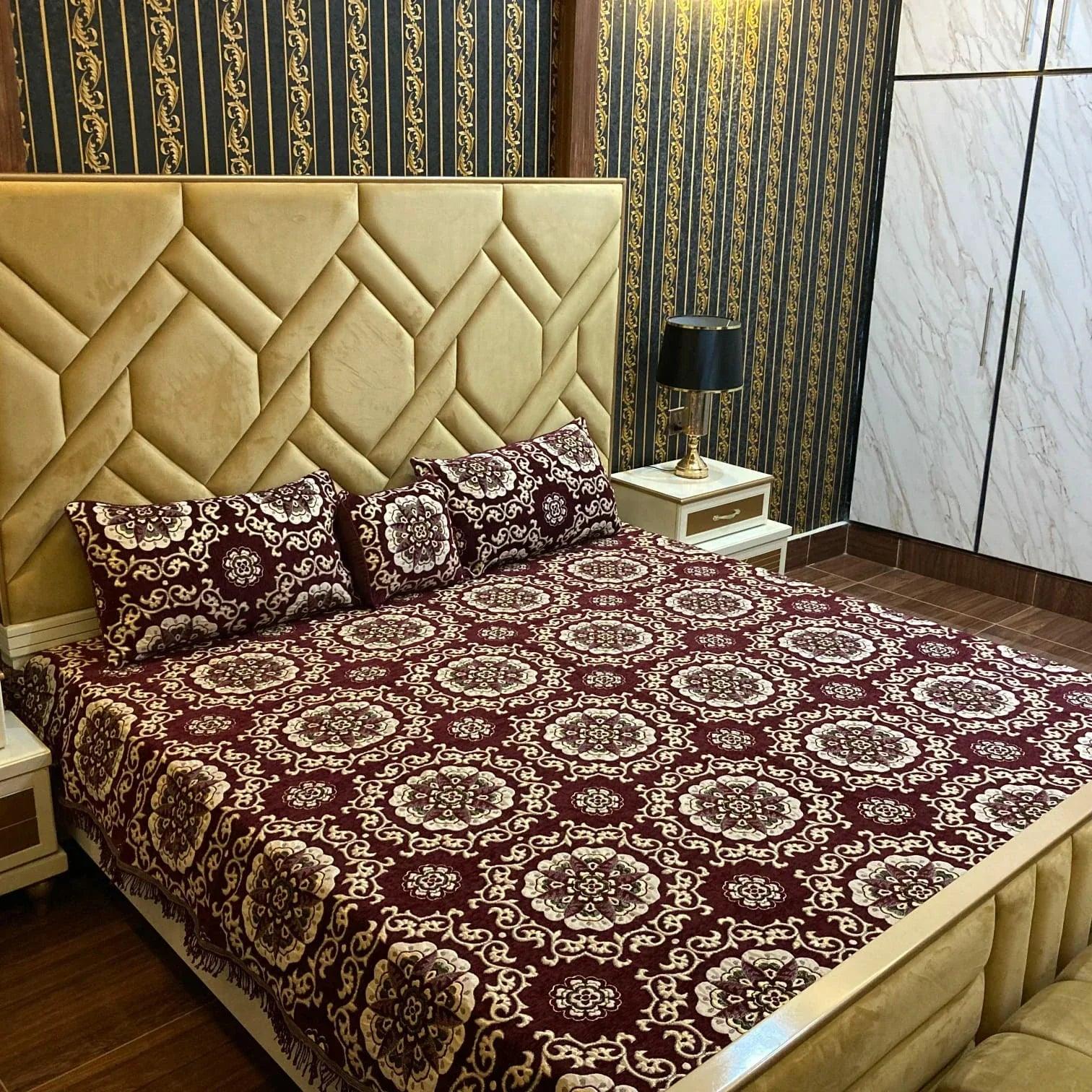 Luxurious Velvet Jacquard 4-Piece Bedding Set - King Size Bed Sheet, Pillow Covers, and Cushion Cover